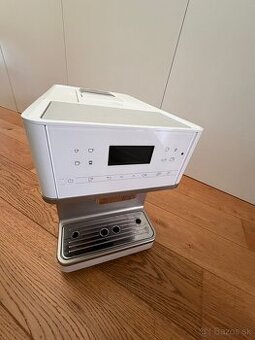 Kavovar Miele CM6160