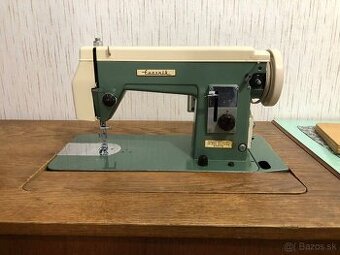 Šijací stroj Lucznik 415