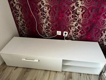 Skrinka pod televizor