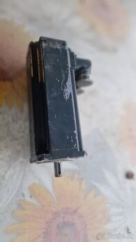 Predam krokovy motor siemens