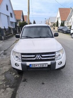 Mitsubishi pajero