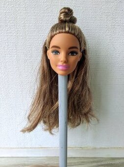 Hlavička Barbie Made to Move Jogínky Neysa