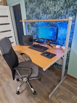 Masivny PC / Kancelarsky stol