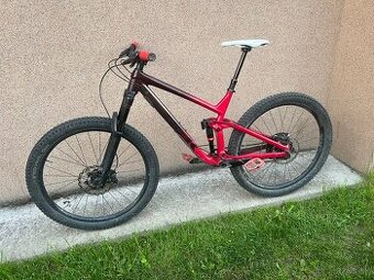 Celo odpružený bicykel značky Trek