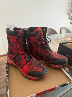 Predám celoročné topánky Double Red Boots RED HELL™