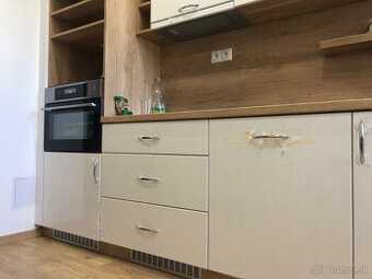 Do prenájmu 3 izbový byt 90 m2 na 3 poschodí RAJSKA 1