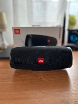 JBL Charge 4