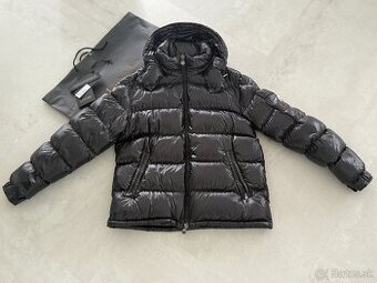 PREDÁM takmer novú zimnú bundu Moncler Maya Giubbot TG 6