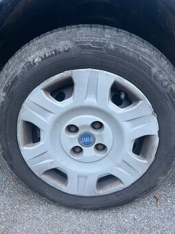 Kúpim puklice na Fiat Punto