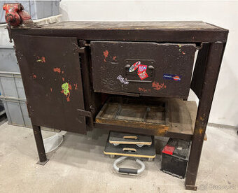 Dielenský stôl - ponk so zverákom