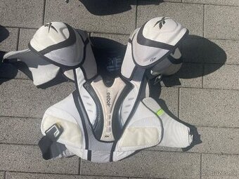 Predám hokejovú výstroj