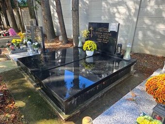 Predam, prepustim hrobove miesto s nahrobnym kamenom