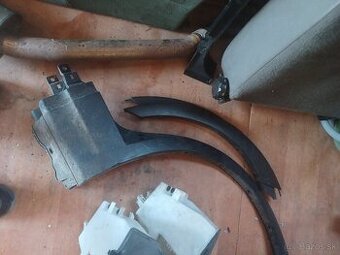 Bmw x3 e83 lemy blatníkov a nádobka ostrekovačov