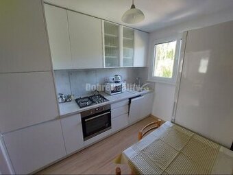 PRENÁJOM: KRÁSNY, VEĽKÝ 3 IZBOVÝ BYT S LOGGIOU, THK