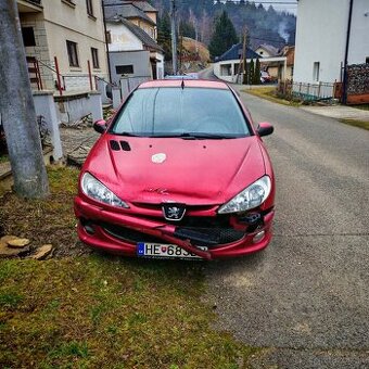 Predám Peugeot 206 1.4 benzin