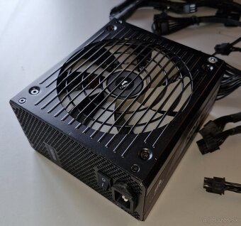 Corsair RM 550x