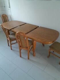 Predám drevený jedálenský stôl - 1