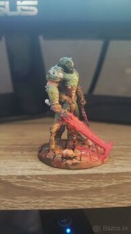 Ručne maľovaná Miniatúrka Doom slayera