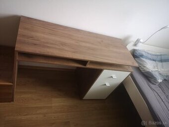 Stôl na predaj