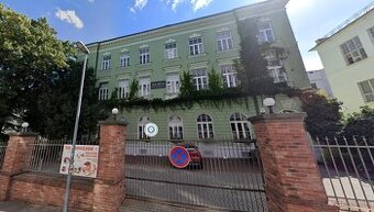 Kancelárie v krásnej historickej budove na Zochovej ulici, S