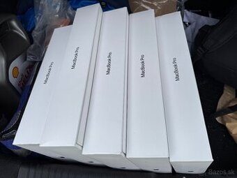 Macbook krabice