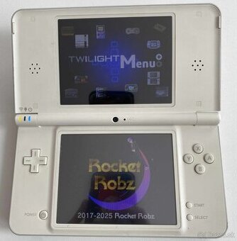 Nintendo DSi LL White  + 64gb