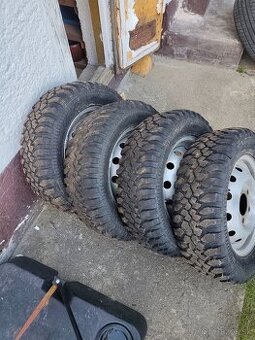 5x139,7 215/85 R16