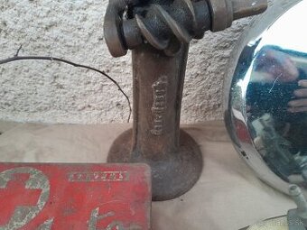 Veterán auto-moto príslušenstvo.