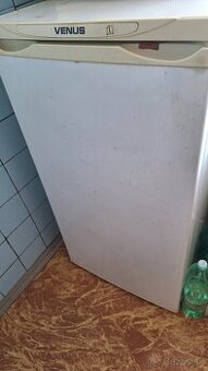 Na predaj Chladnička, práčka, mikrovlnná rúra