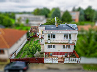 REZERVOVANÉ    Na predaj 5 izbový rodinný dom s malým pozemk