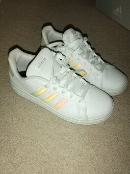 Adidas tenisky 4 1/2