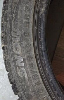 235/45 r18 zimne pneu rok 2022