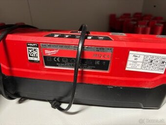 Predám štvornabíjačku Milwaukee M12C4