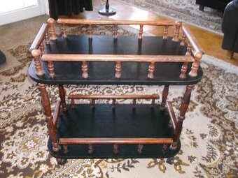 Servirovací stolík