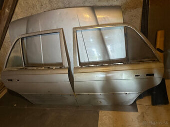 Predám prednú, zadnú kapotu a dvere na Mercedes