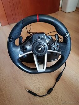 Volant s pedálmi na Xbox one/pc