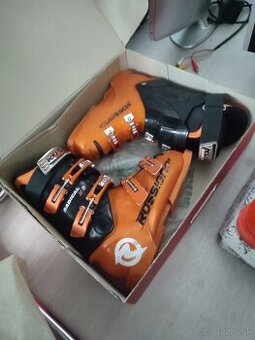 Juniorské lyžiarky Rossignol / Tecnica