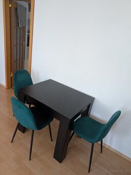 Jedálenský stôl (robený na mieru) + 4x stolička