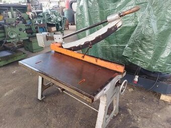 Tabulové nůžky NTP 1000/2,5