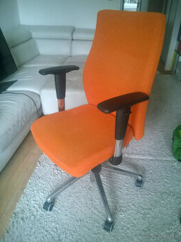 Kancelárska stolička