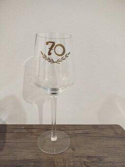 Obrovský pohár na 70-tku
