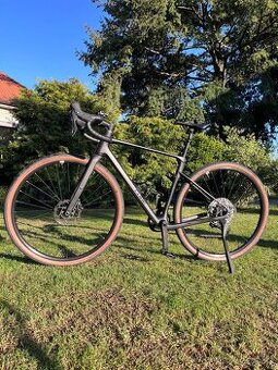 Karbónovy fešák - CUBE NUROROAD C:62 ONE