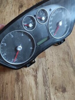 Ford c Max 1.6tdci budíky prevodovka stena chladiča