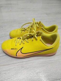 Detské halovky Nike Mercurial – veľkosť 36,5