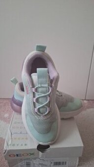 Tenisky zn. Geox vel. 31