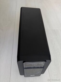 APC UPS 750VA záložný zdroj - 1