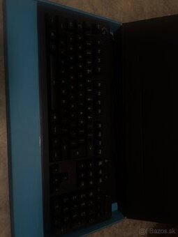 Logitech klávesnica - 1