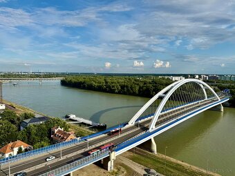 Prenájom 2 izbový byt Pribinova ulica Bratislava.