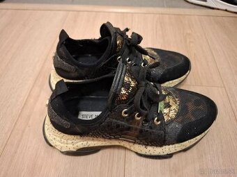 Steve Madden