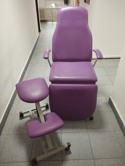 Kozmetické polohovateľné kreslo a kľakatko